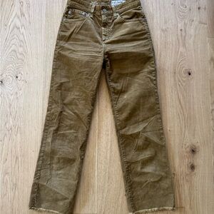 Women’s Straight-Leg Corduroy Pants in Olive Brown